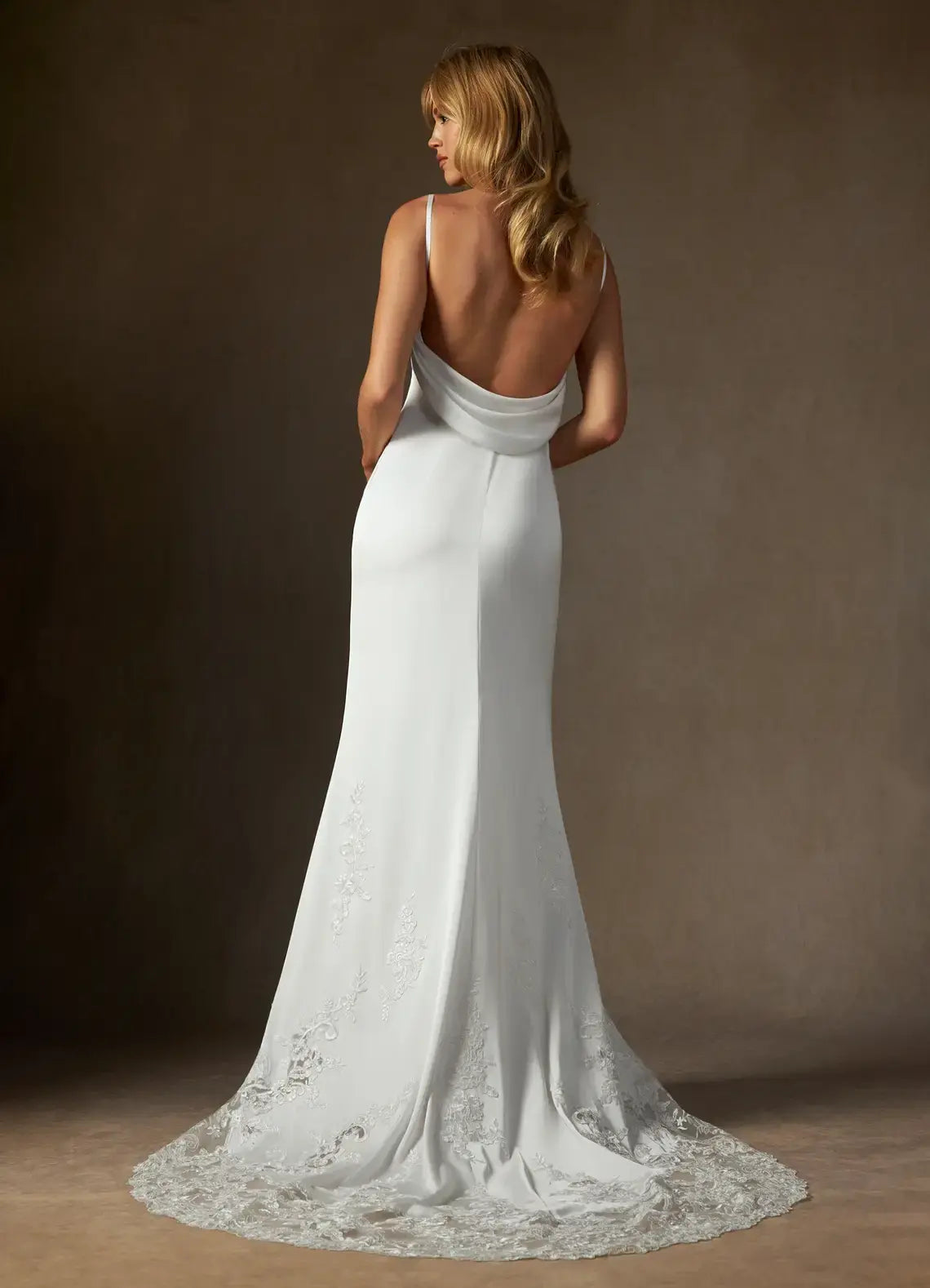 Exquisite Sheath Spaghetti Strap Cowl Sleeveless Lace Applique Backless Fashion Hot Sale Wedding Dress