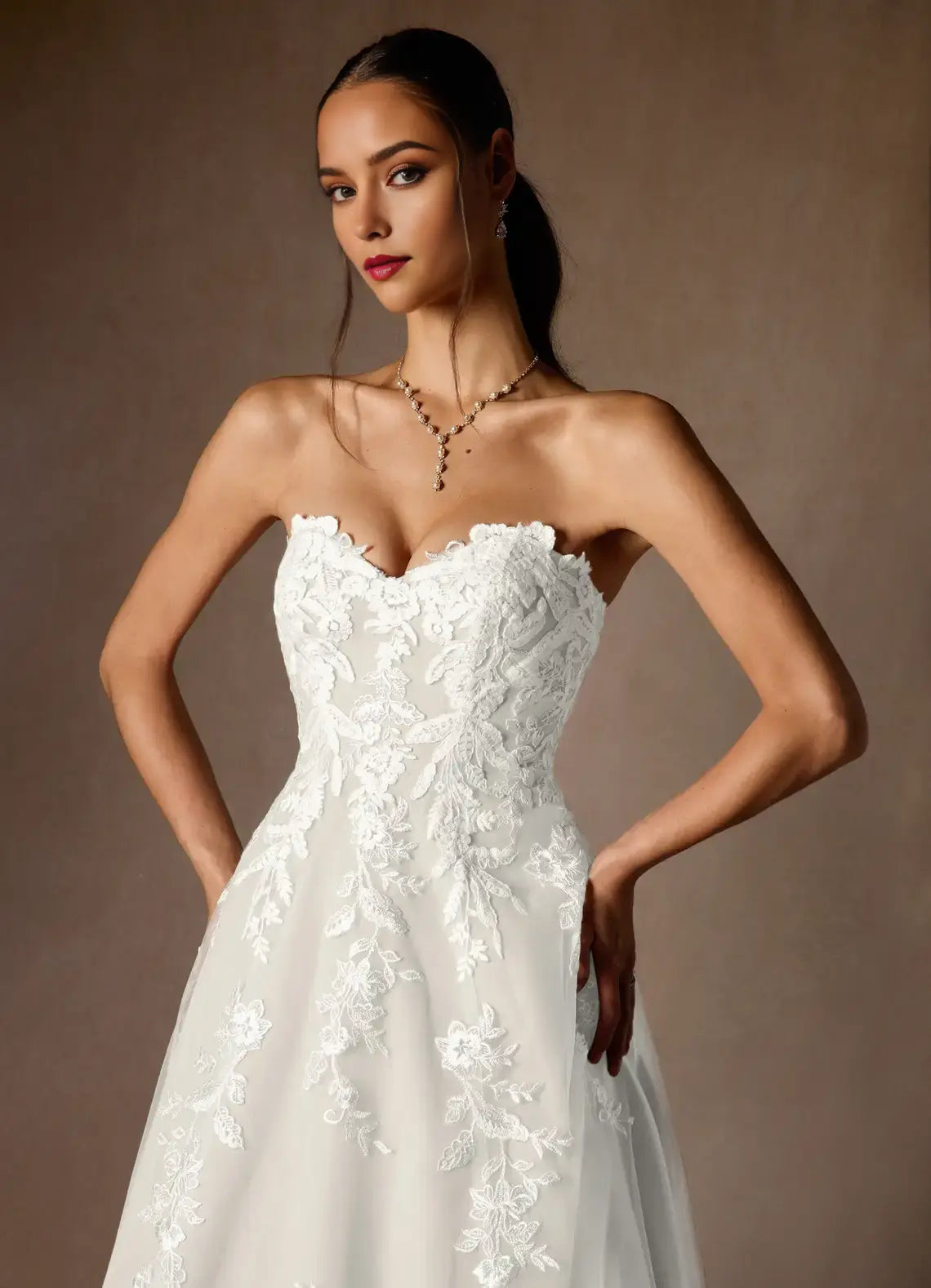 Exquisite A Line Strapless Sweetheart Neckline Detachable Long Sleeves Lace Applique Backless Romantic Hot Sale Wedding Dress
