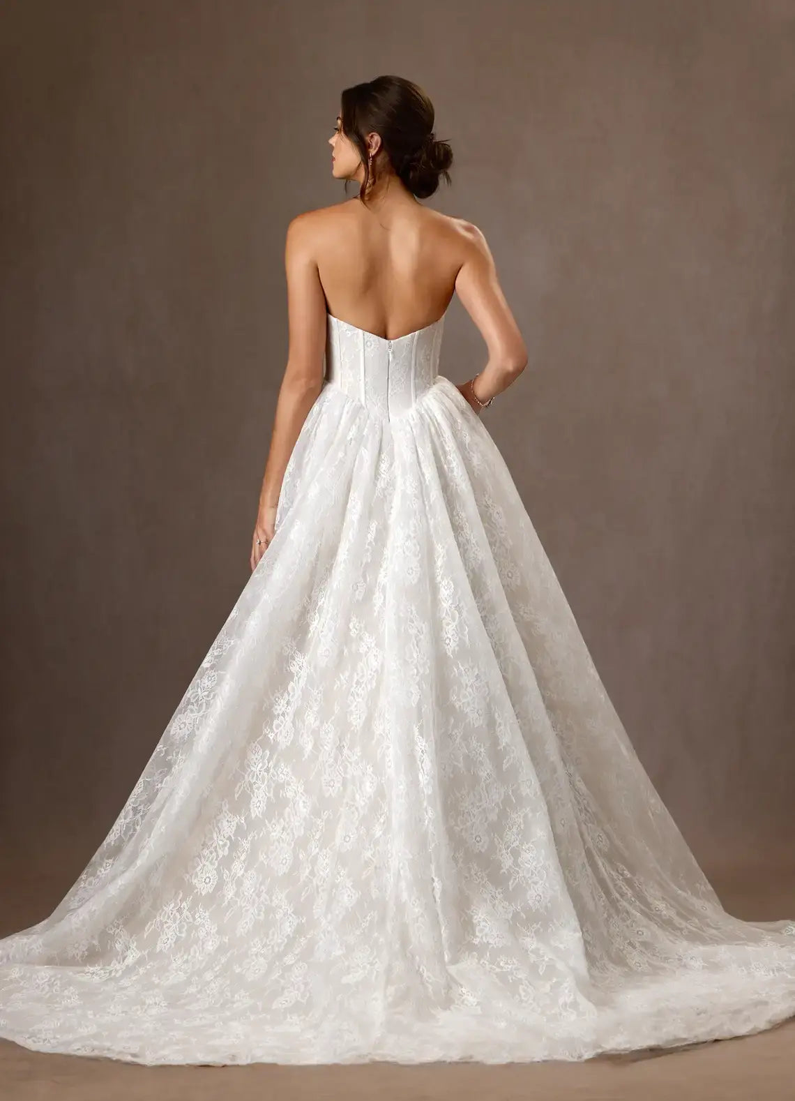 Romantic White A Line Detachable Spaghetti Strap Sleeveless Lace Backless Retro Hot Sale Wedding Dress