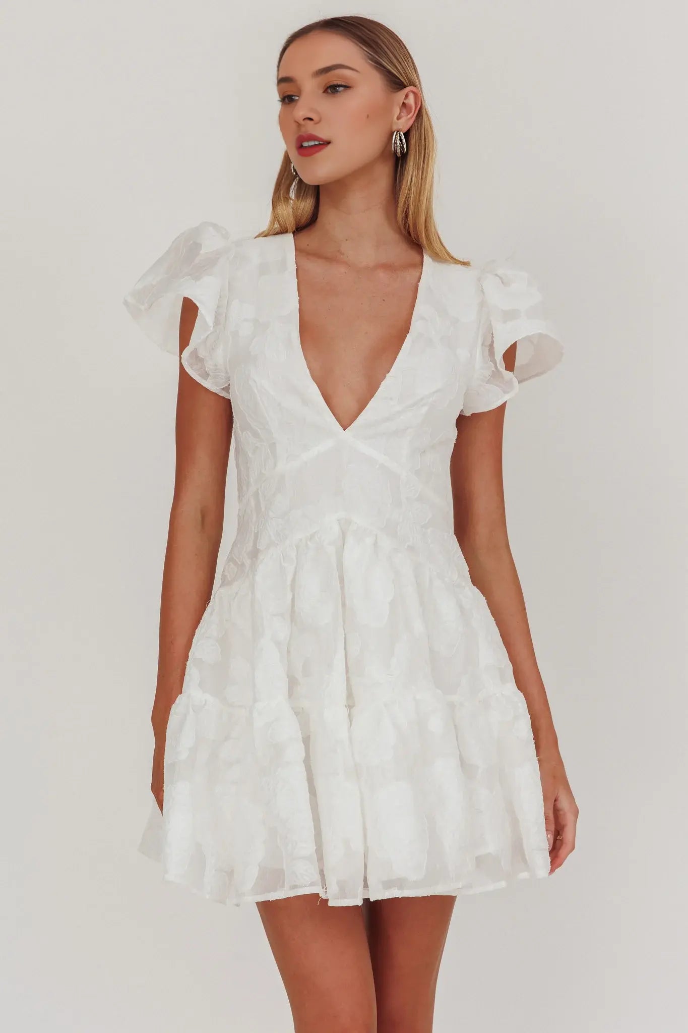Fashion A Line V-Neck Ruffle Sleeve Printing Textured White Exquisite Mini Dress Hot Sale Homecoming Dress