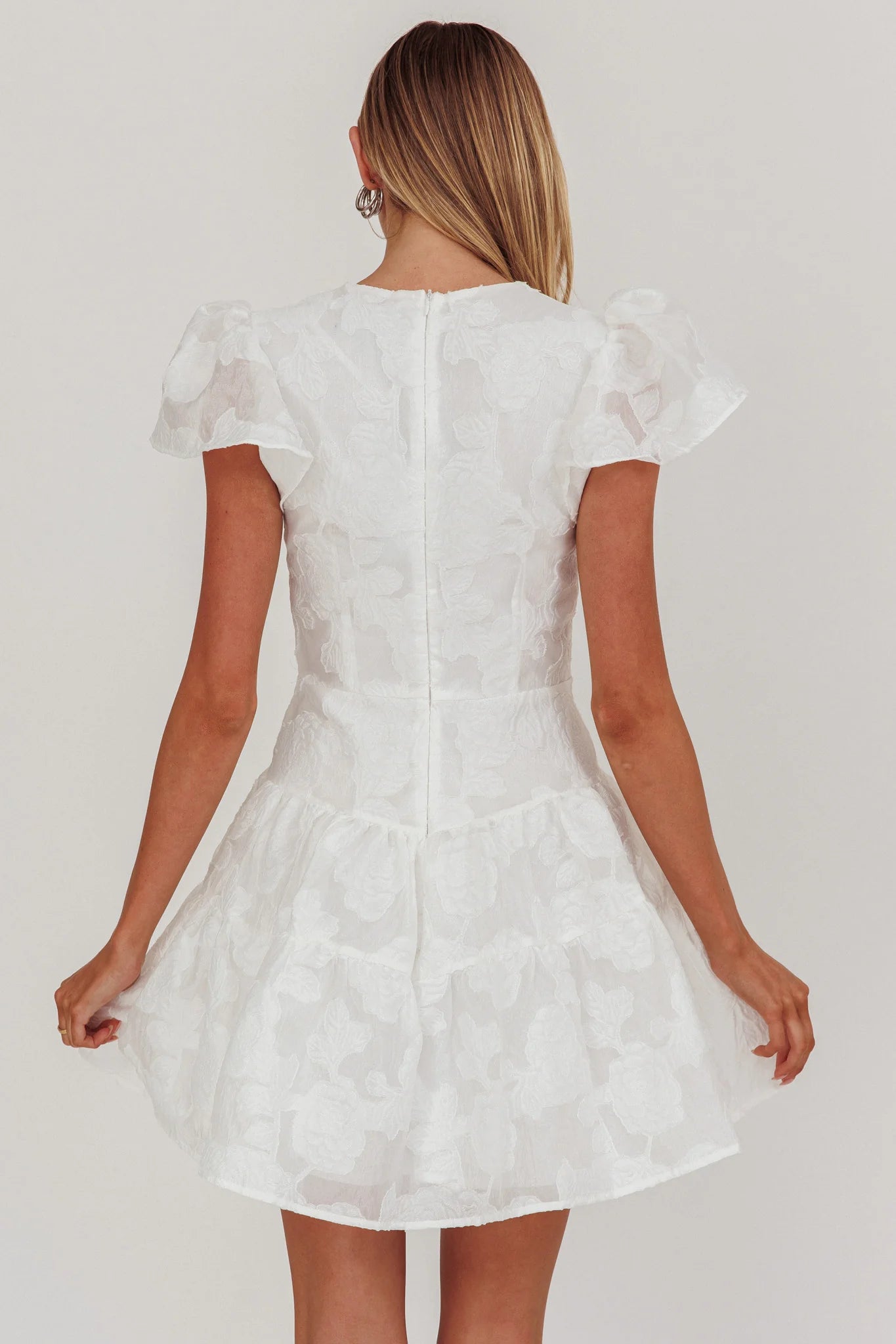 Fashion A Line V-Neck Ruffle Sleeve Printing Textured White Exquisite Mini Dress Hot Sale Homecoming Dress