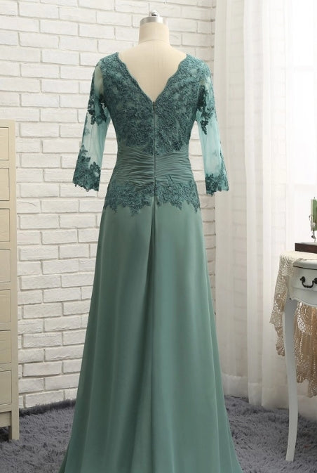 A-Line/Princess Chiffon Applique Scoop 3/4 Sleeves Sweep/Brush Train Mother of the Bride Dresses