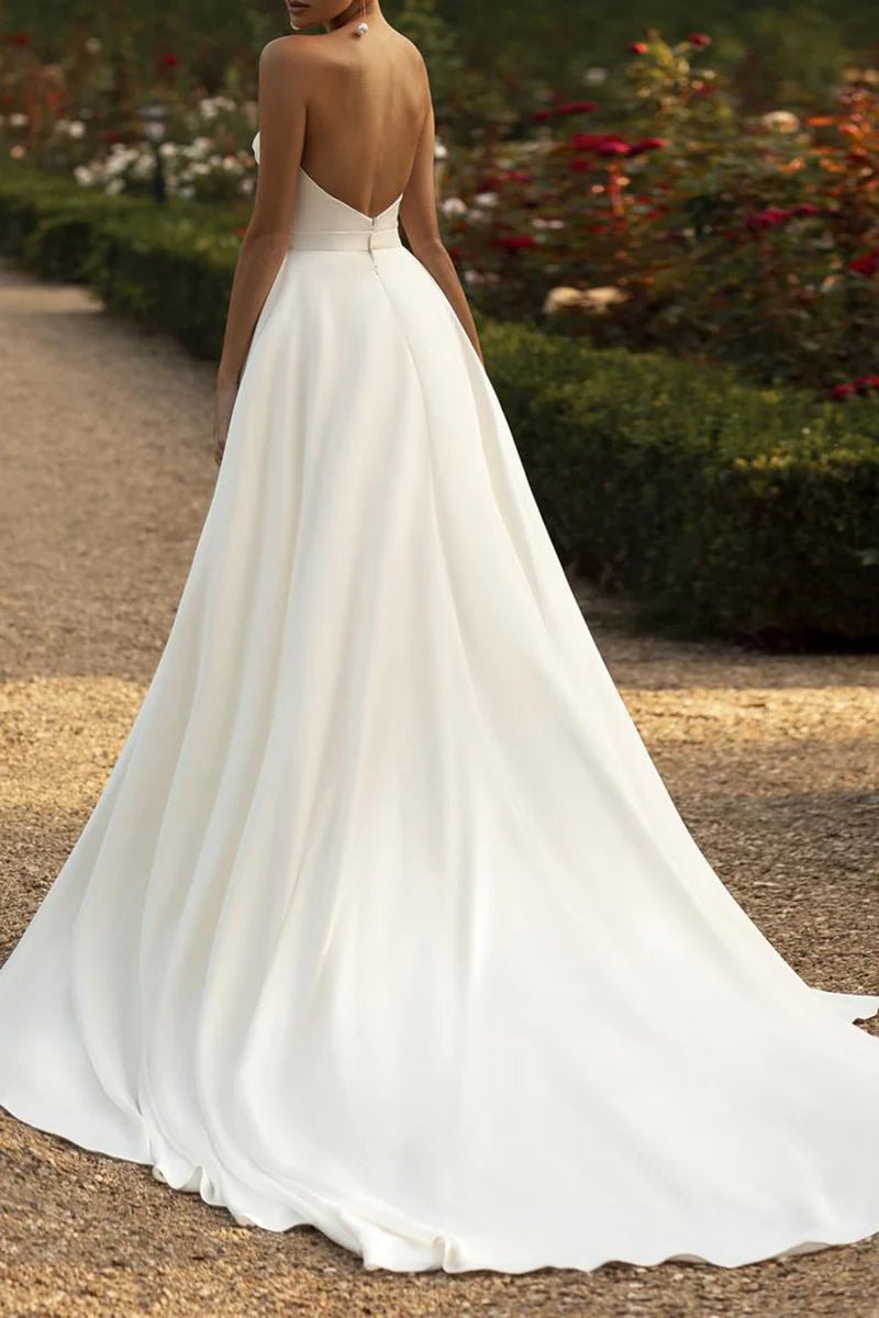 Elegant A-Line Sweetheart Sleeveless Open Back Train Length Wedding Dress