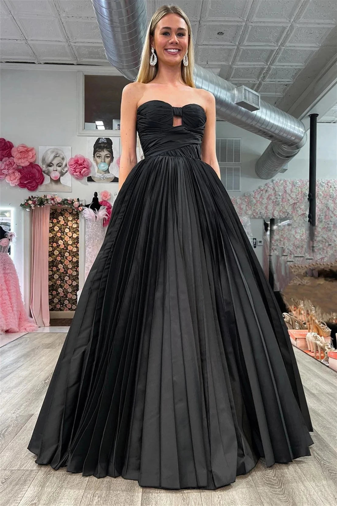 Elegant Ball Gown Strapless Sweetheart Keyhole Neck Pleated Floor-length Evening Dress