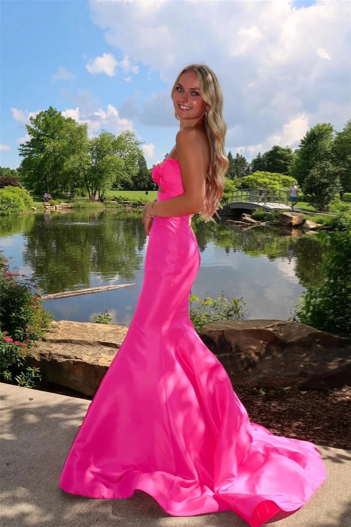 Glamorous Mermaid Strapless Sweetheart Cutout Sleeveless Train Evening Dresses