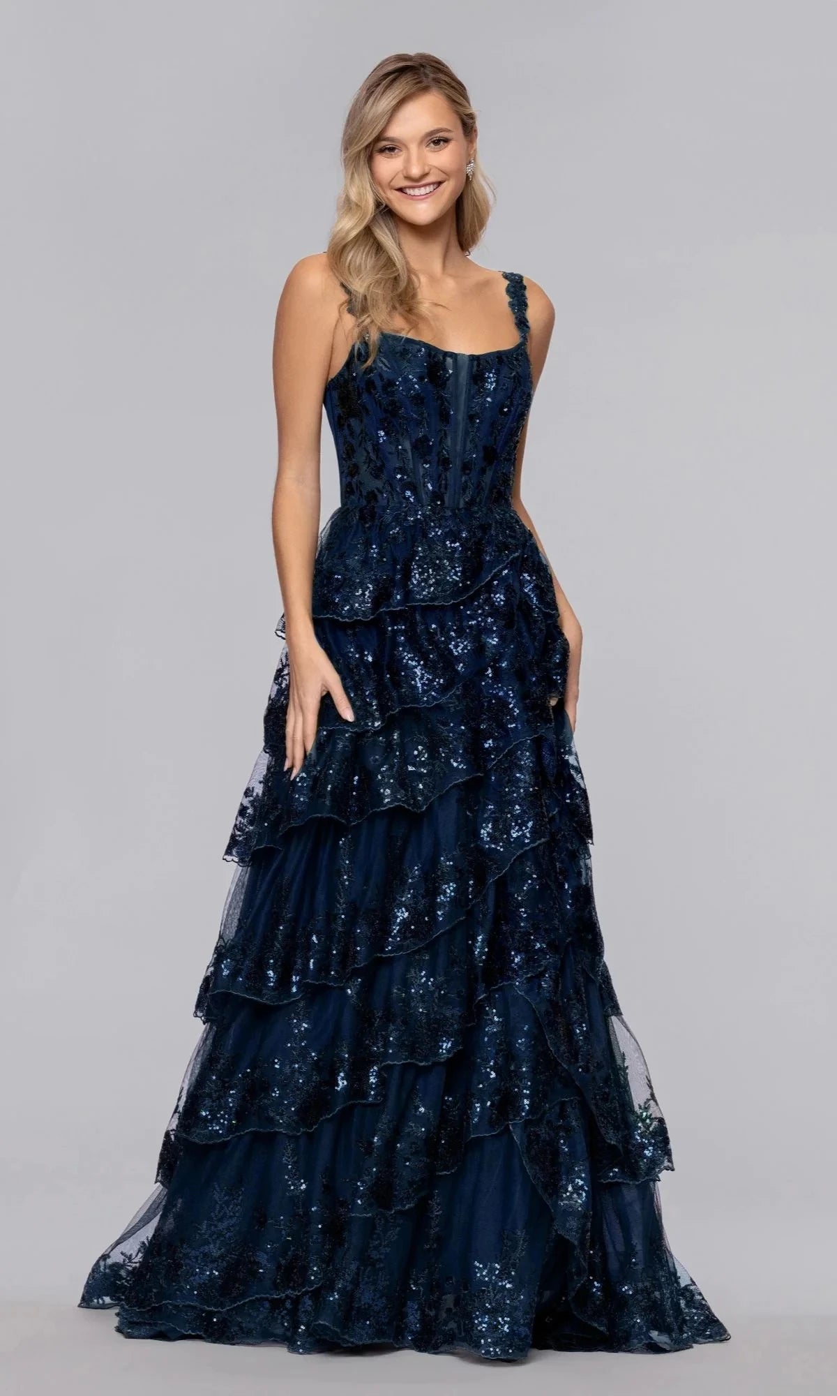 Luxury A-Line Square-Neck Spaghetti-Strap Open-Back Floor-Length Prom Dress