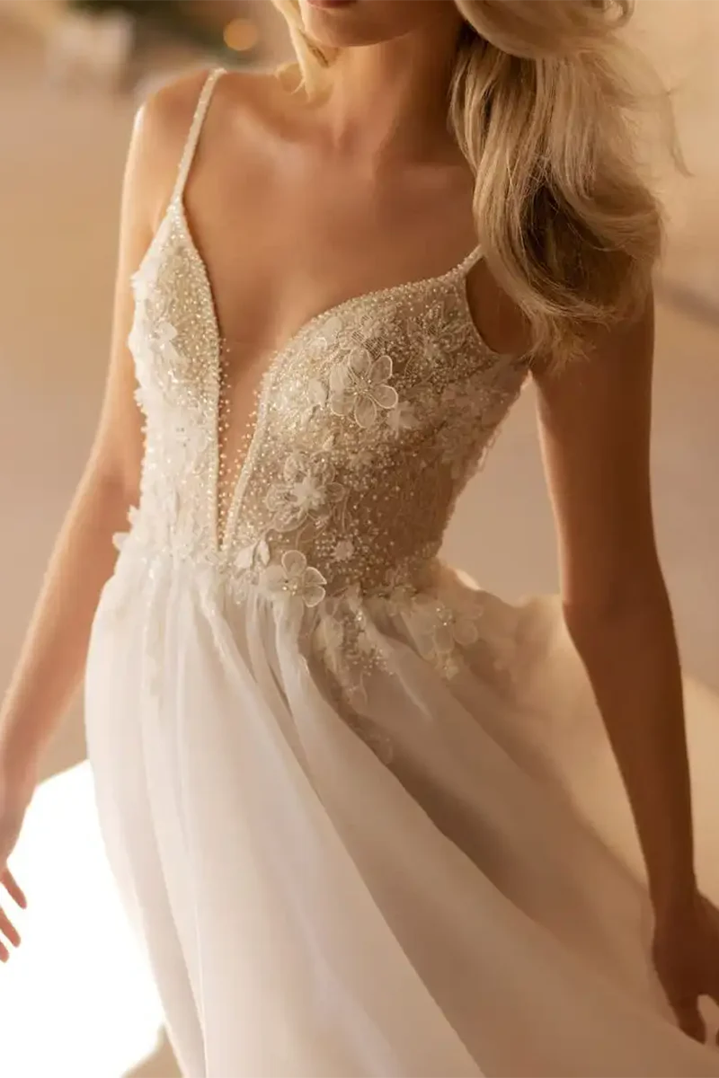 Luxury Ball-Gown Plunge-V-Neck Spaghetti-Strap Open-Back Train-Length Wedding Dress