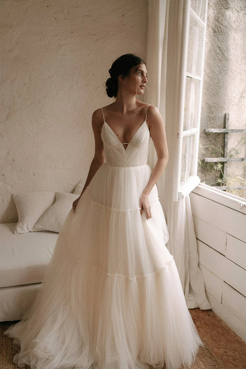 Simple Ball-Gown Plunge-V-Neck Spaghetti-Strap Open-Back Train-Length Wedding Dress