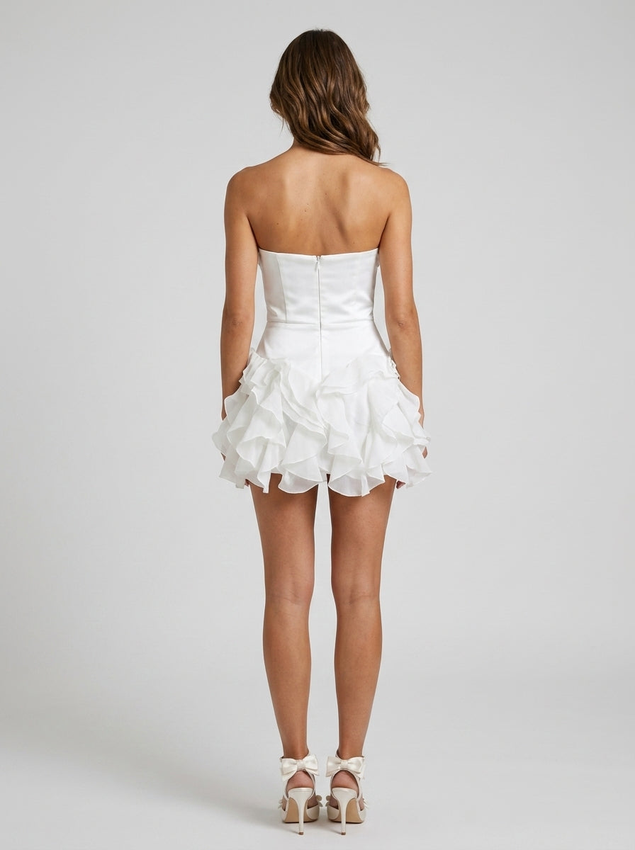 Playful A-line Sweetheart Strapless Zip-back Mini Homecoming Dress