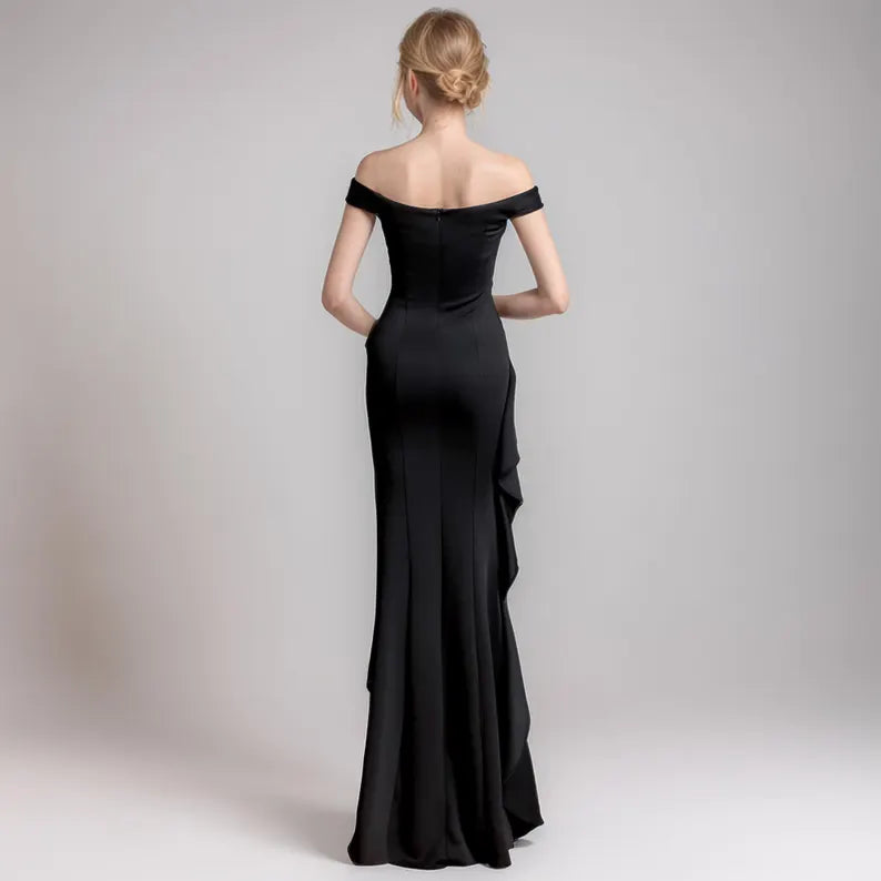 Evening Dress Elegant Off-Shoulder Highlights the Neckline Fitted Gown Slit Proms Dress Formal Wear Dresses