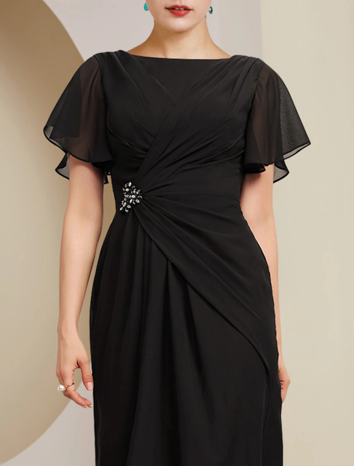 Sheath / Column Mother of the Bride Dress Wedding Guest Elegant Scoop Neck Ankle Length Chiffon Short Sleeve with Crystal Brooch Side