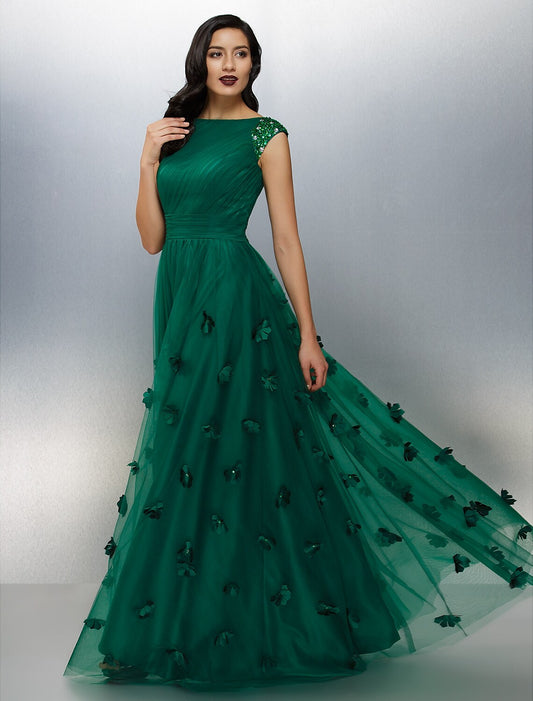 Elegant A-Line Boat Neck Short Sleeve Floral Tulle Gown for Wedding Guests.