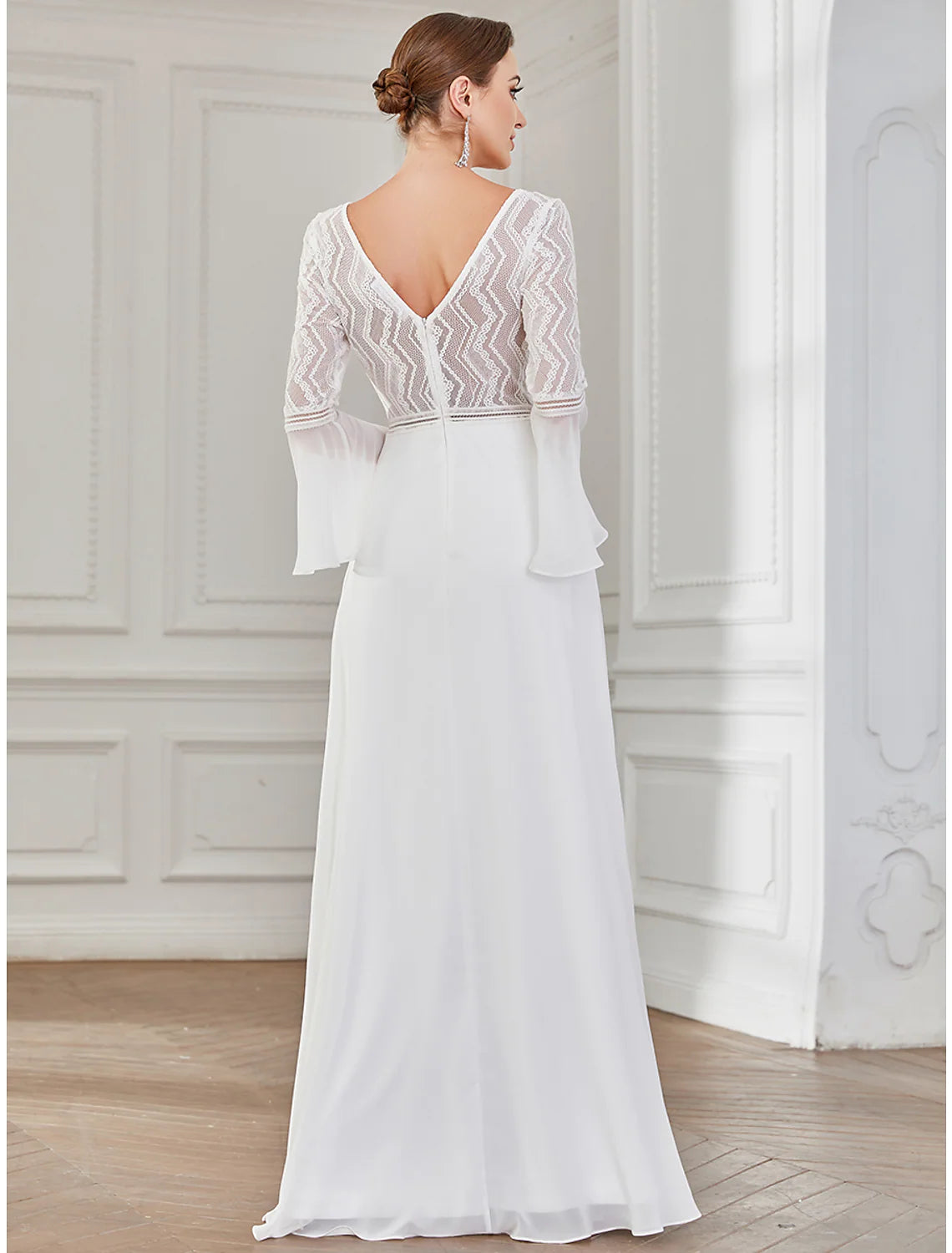 Elegant A-Line V-Neck Long Sleeve Boho Chiffon Lace Wedding Dress.