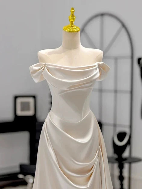 Elegant A-line Off Shoulder Short Sleeve Zip Back Train Wedding Gown
