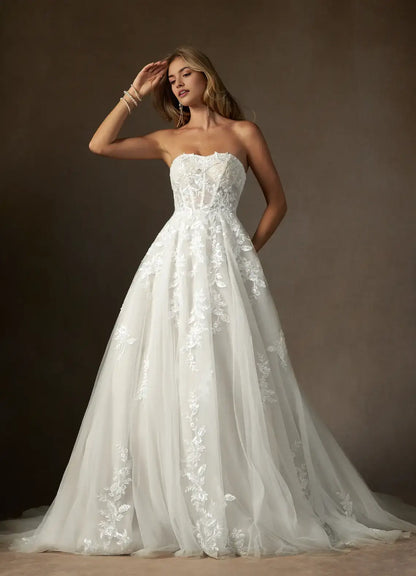 Exquisite White A Line Strapless Lace Applique Sleeveless Backless Fantastic Hot Sale Wedding Dress