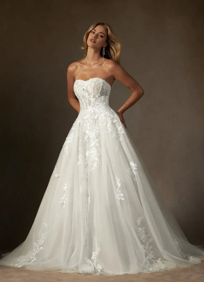 Exquisite White A Line Strapless Lace Applique Sleeveless Backless Fantastic Hot Sale Wedding Dress