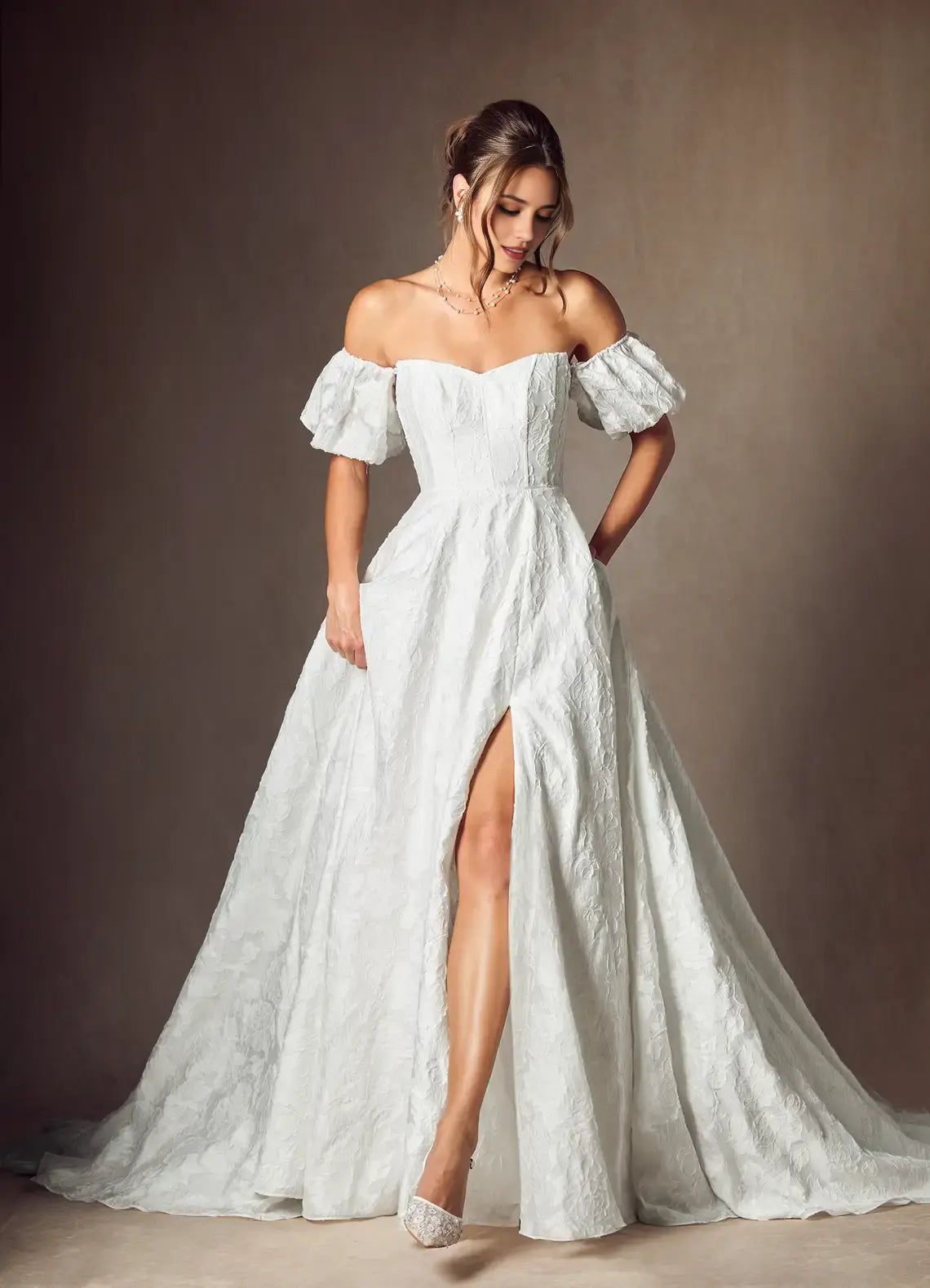 White A Line Off Shoulder Sweetheart Neckline Detachable Puff Sleeves Unique Floral Burnout Jacquard Backless Side Fork Fashion Hot Sale Wedding Dress