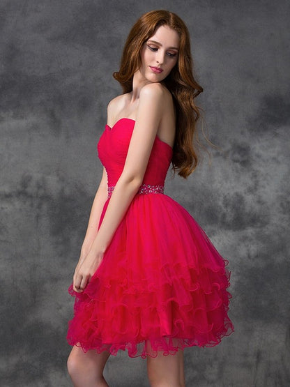 A-line/Princess Sweetheart Beading Sleeveless Short Satin Cocktail Dresses