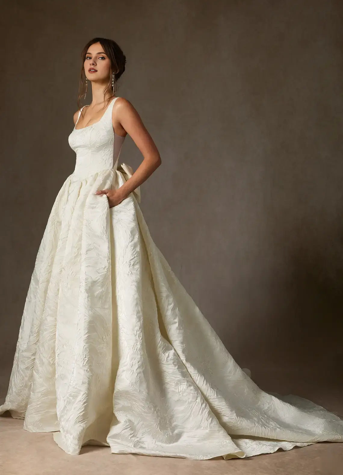 Fashion White Floral Jacquard A Line Square Neck Sleeveless with Pockets Bows Hot Sale Wedding Dress