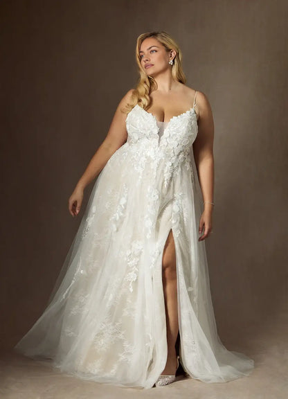 Romantic A-Line Spaghetti Strap V-Neck Sleeveless Tulle Lace Applique Backless Side Fork Exquisite Plus Size Hot Sale Wedding Dress