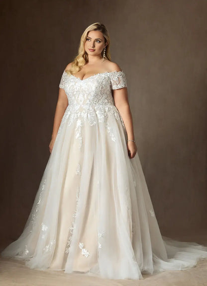 Gorgeous Elegant A Line Off Shoulder V Neck Short Sleeve Lace Applique Backless Romantic Plus Size Hot Sale Wedding Dress