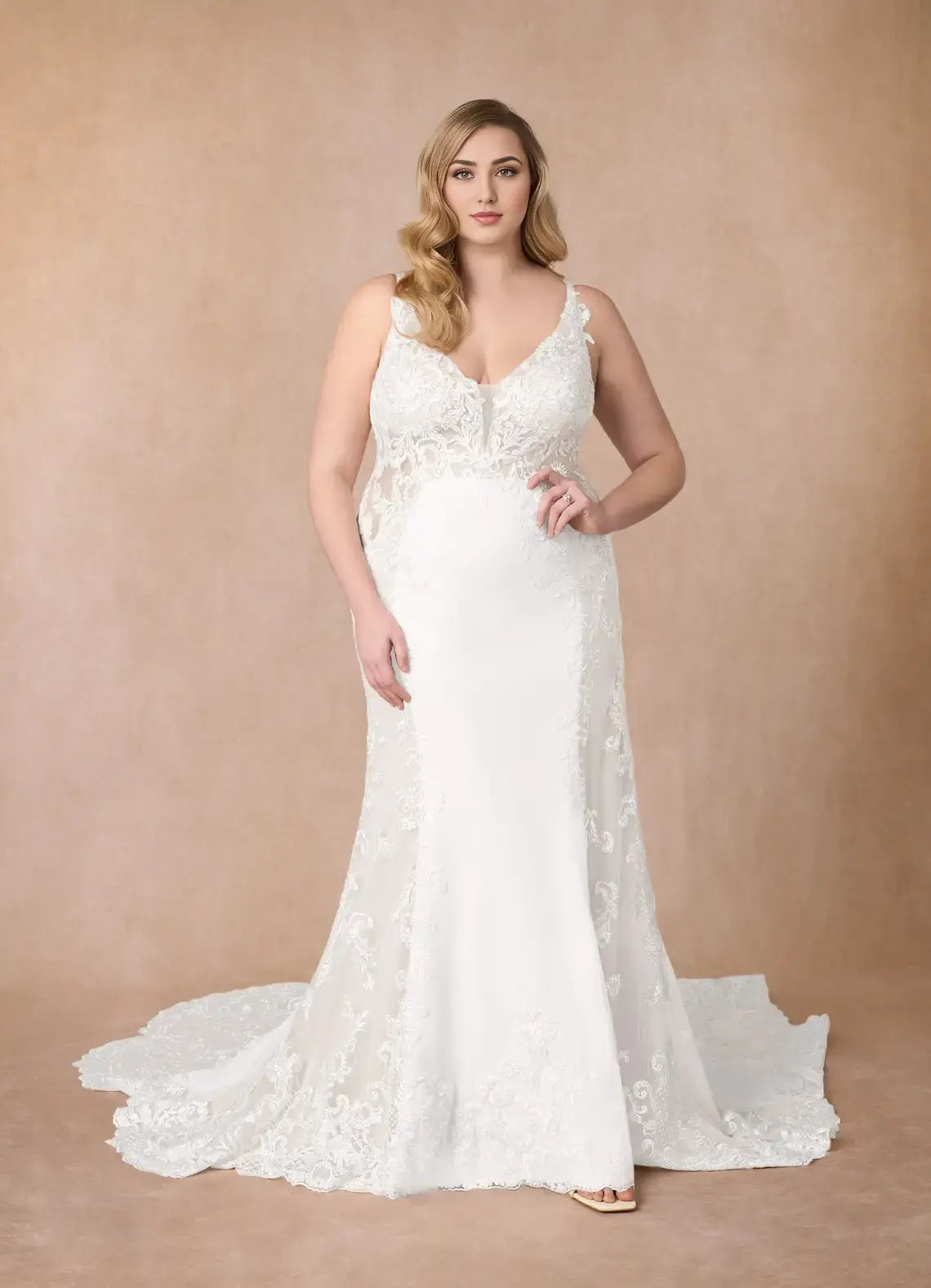 White Mermaid V-Neck Sleeveless Sequins Lace Applique Backless Elegant Plus Size Hot Sale Wedding Dress