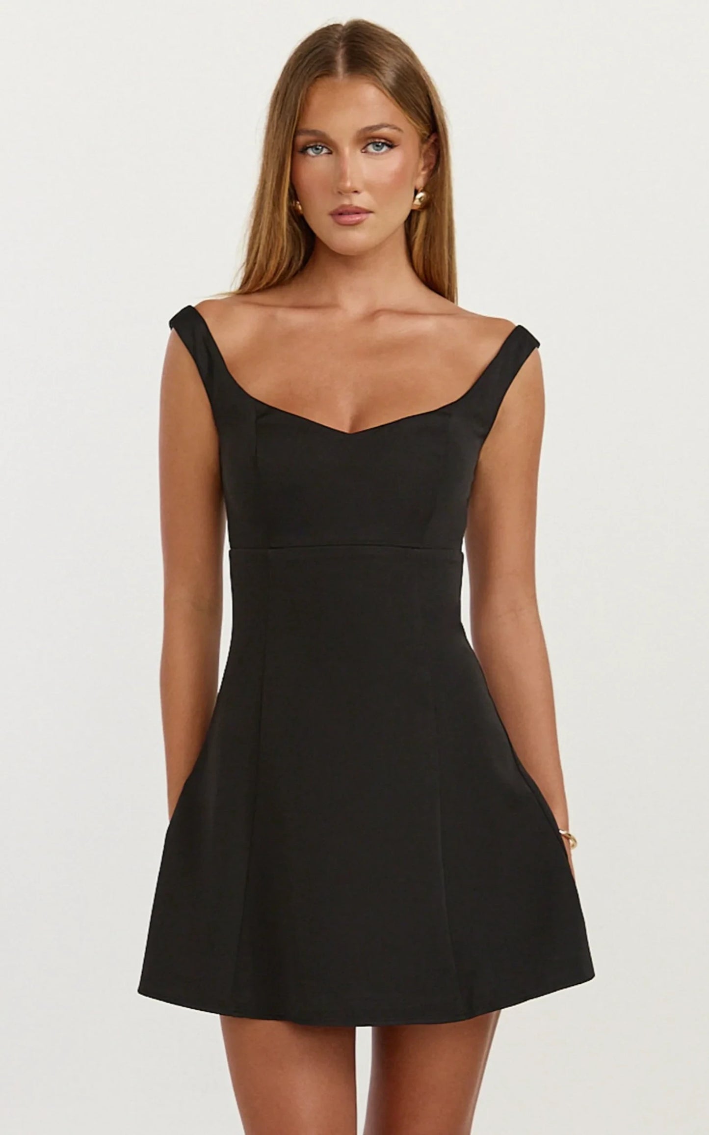 Chic A-Line Off-Shoulder Sweetheart Sleeveless Concealed Zipper Back Mini Homecoming Dress