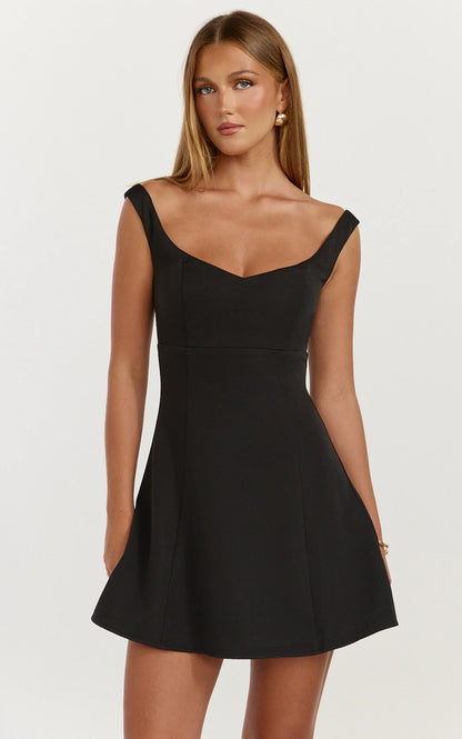 Chic A-Line Off-Shoulder Sweetheart Sleeveless Concealed Zipper Back Mini Homecoming Dress