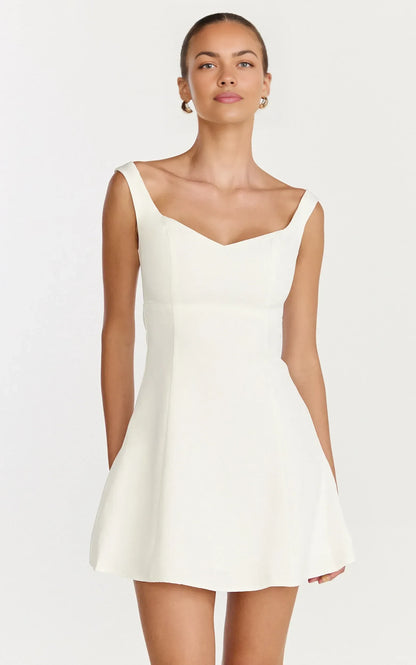 Chic A-Line Sweetheart Neck Wide Strap Sleeveless Scoop Back Mini Homecoming Dresses for Women