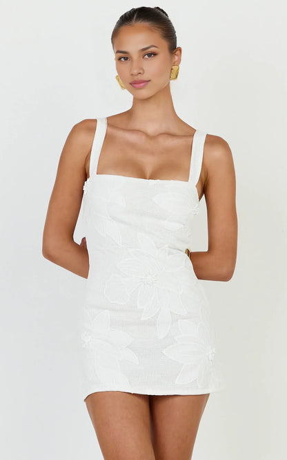 Chic Fitted Square Neck Sleeveless Mini Homecoming Dress with Floral Appliques and Straight Back