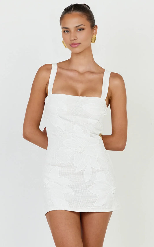 Chic Fitted Square Neck Sleeveless Mini Homecoming Dress with Floral Appliques and Straight Back