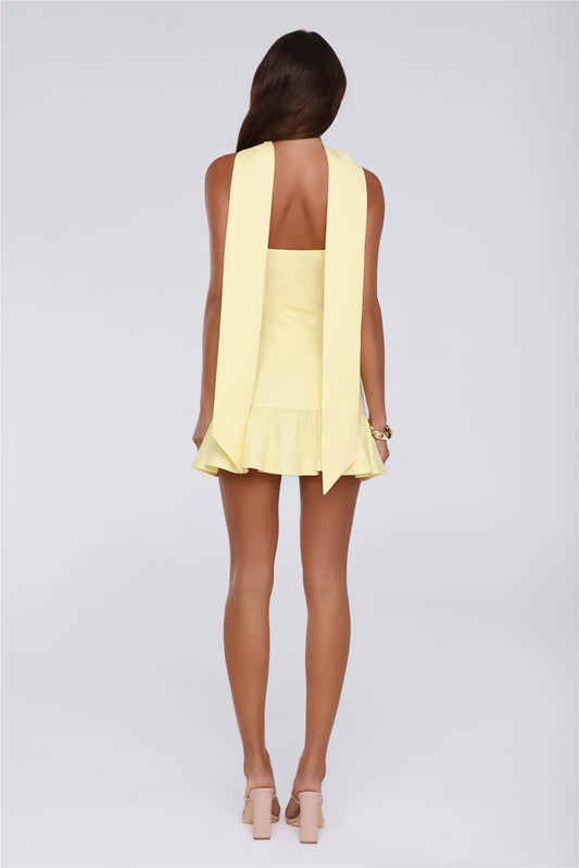 Chic Fitted Sweetheart Strapless Sleeveless Open Back Mini Ruffled Homecoming Dresses with Scarf Detail