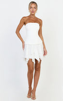 Chic Strapless A-Line Mini Homecoming Dress with Ruffle Hem and Structured Bodice