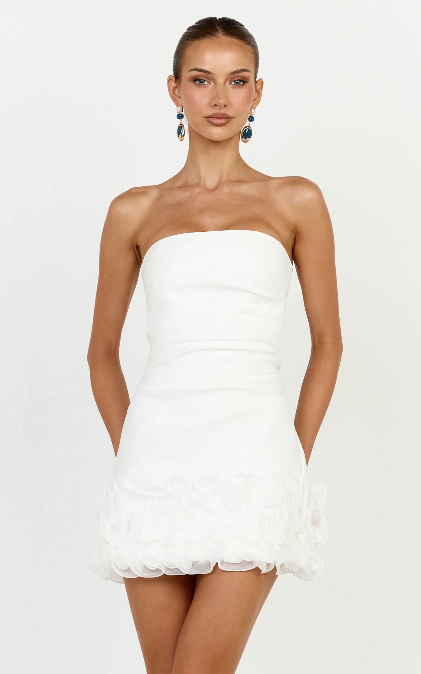 Chic Strapless A-Line Sleeveless Zipper Back Mini Ruffled Hem Homecoming Dresses for Women