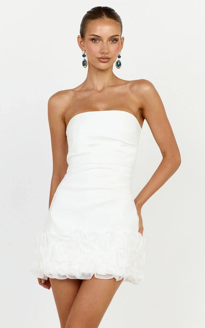 Chic Strapless A-Line Sleeveless Zipper Back Mini Ruffled Hem Homecoming Dresses for Women