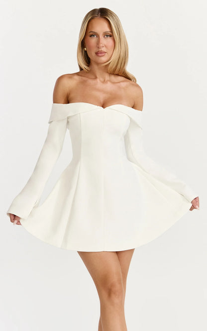Chic Structured A-Line Off-Shoulder Sweetheart Long Bell Sleeve Zipper Back Mini Homecoming Dresses