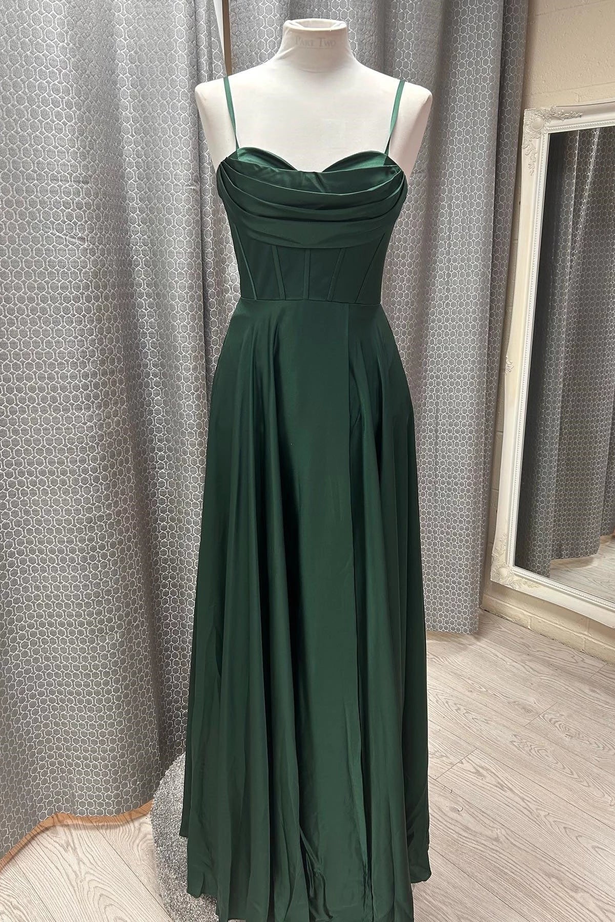 Elegant A-Line Sweetheart Spaghetti Straps Open Back Floor-Length Emerald Green Satin Evening Dresses