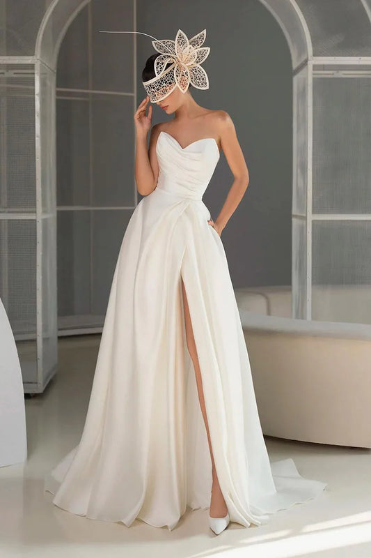 Elegant Ball-Gown Sweetheart Strapless Open-Back Train-Length Wedding Dress