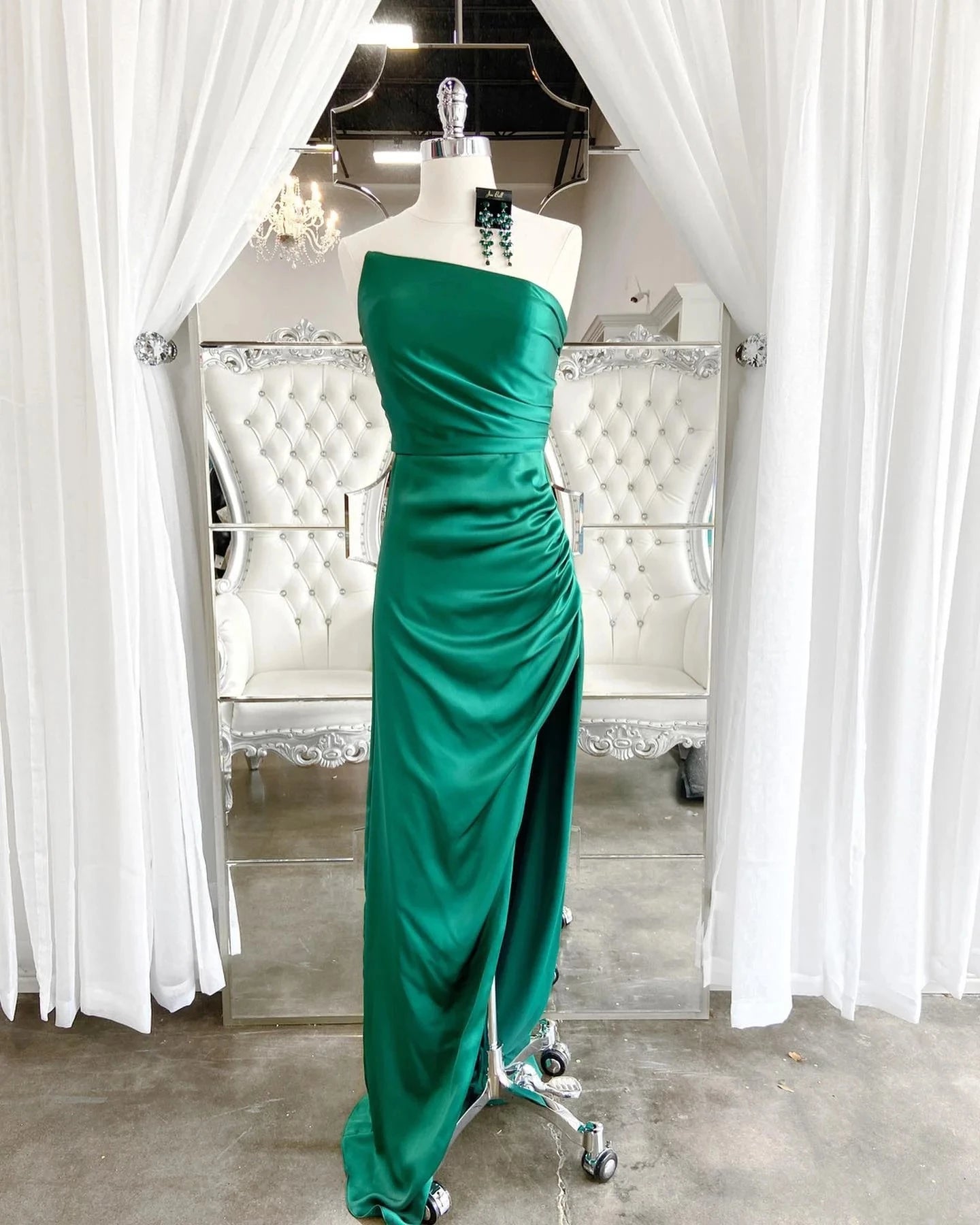 Elegant Sheath One Shoulder Sleeveless Open Back Floor-Length Emerald Satin Evening Dresses