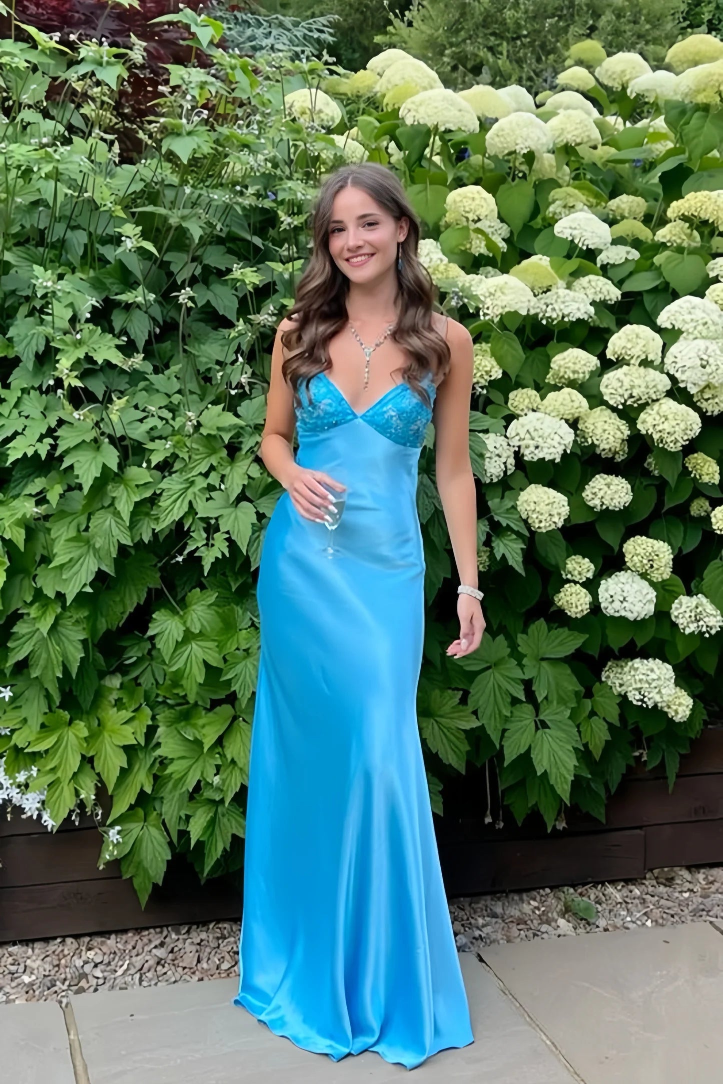 Elegant Mermaid V-Neck Spaghetti-Strap Tie-Back Floor-Length Garden Evening Dress