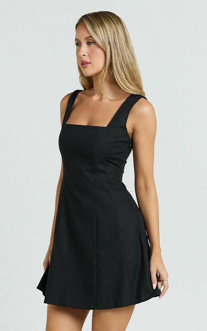 Elegant A-Line Square Neck Sleeveless Concealed Back Mini Homecoming Dress for Juniors