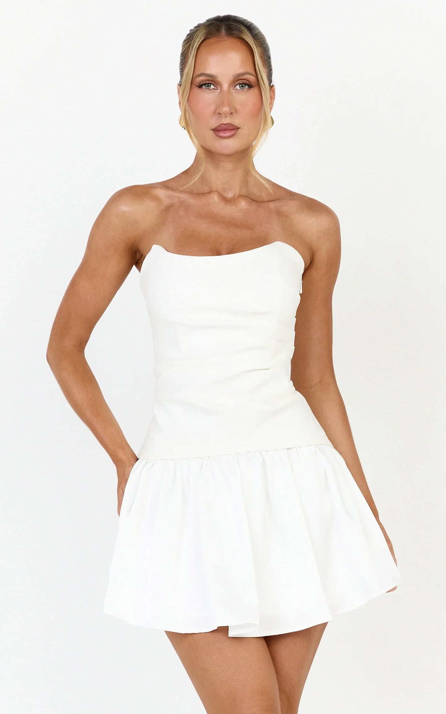 Elegant A-Line Strapless Sleeveless Corset Back Drop Waist Mini Homecoming Party Dress