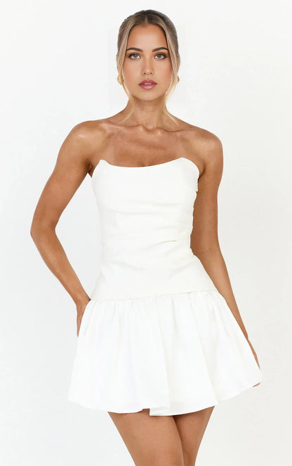 Elegant A-Line Strapless Sweetheart Lace-Up Back Mini Homecoming Dress for Parties