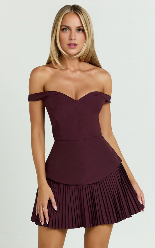 Elegant A-Line Sweetheart Off-Shoulder Cap Sleeve Structured Back Mini Pleated Homecoming Dresses