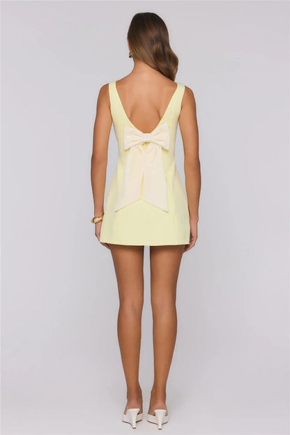Elegant A-line Boat Neck Sleeveless Open Back Mini Homecoming Dresses with Bow Detail