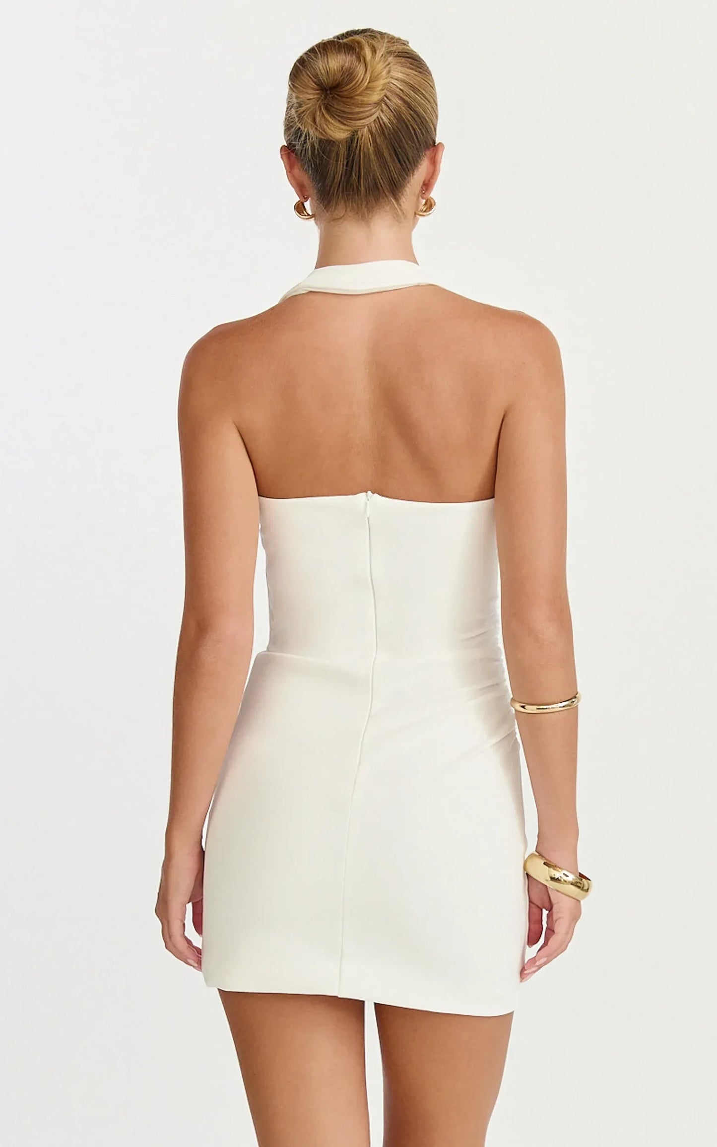 Elegant Bodycon Halter Sleeveless Open-Back Mini Homecoming Dress for Parties and Special Occasions