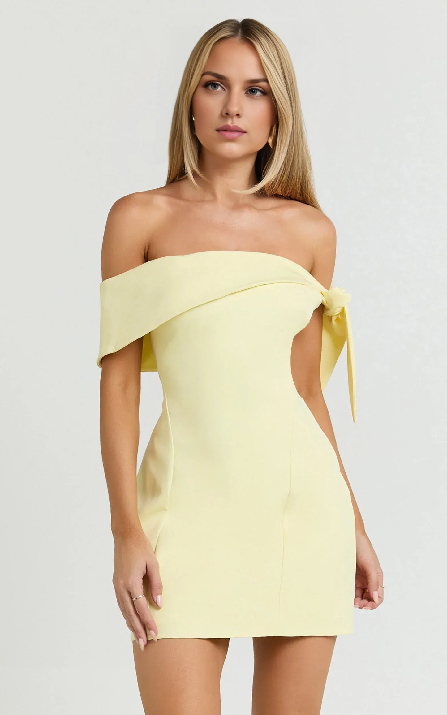 Elegant Bodycon Off-the-Shoulder Tie-Detail Mini Homecoming Dress for Parties and Special Occasions