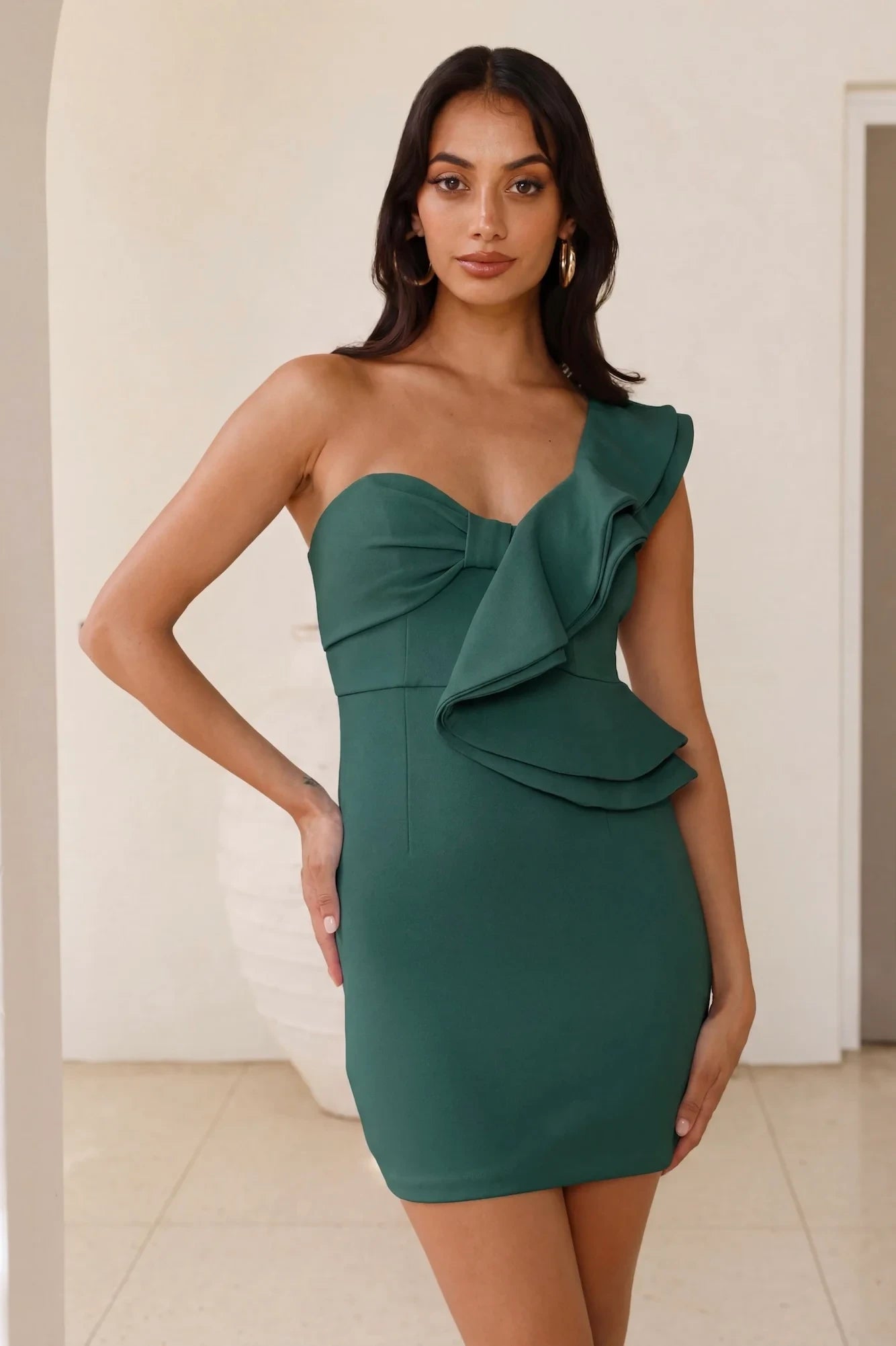 Elegant Fitted One-Shoulder Ruffled Sleeveless Zipper Back Mini Emerald Green Homecoming Dresses