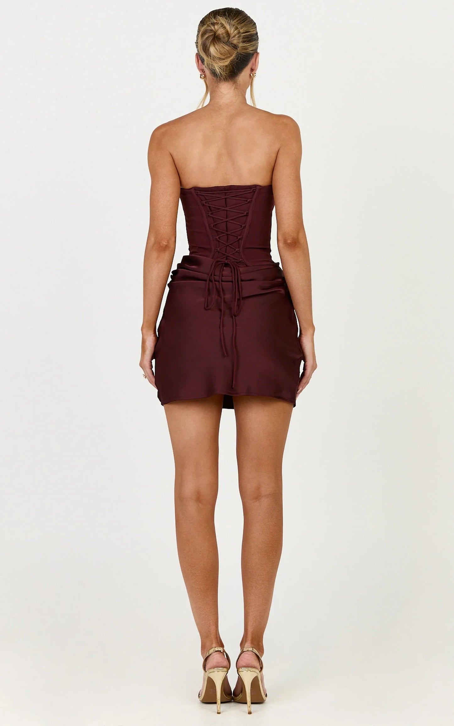 Elegant Fitted Strapless Sweetheart Sleeveless Lace-Up Back Mini Homecoming Dresses