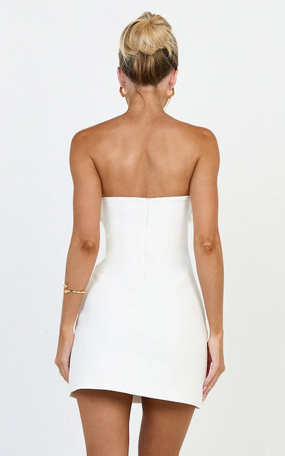 Elegant Form-Fitting Strapless Folded-Band Sleeveless Concealed Zipper Back Mini Homecoming Party Dress